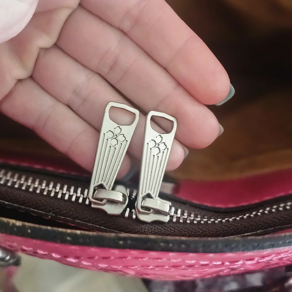 Patricia Nash Elegant Pink Embossed Handbag - Picture 8 of 14